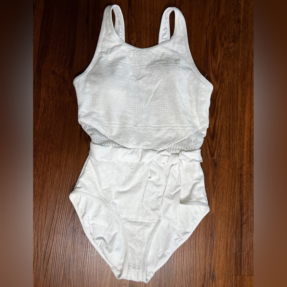 Anne Cole SIZE 8 White eyelet overlay 1 piece NEW